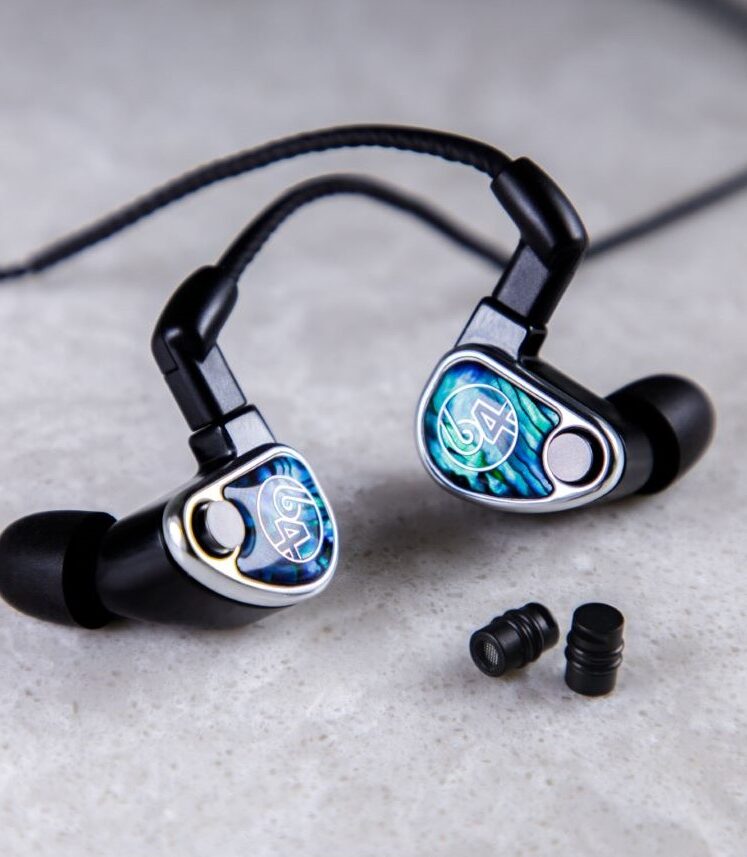 64AUDIO Nio　美品 Nio IEMs | Universal-fit earphone featuring a 9mm dynamic