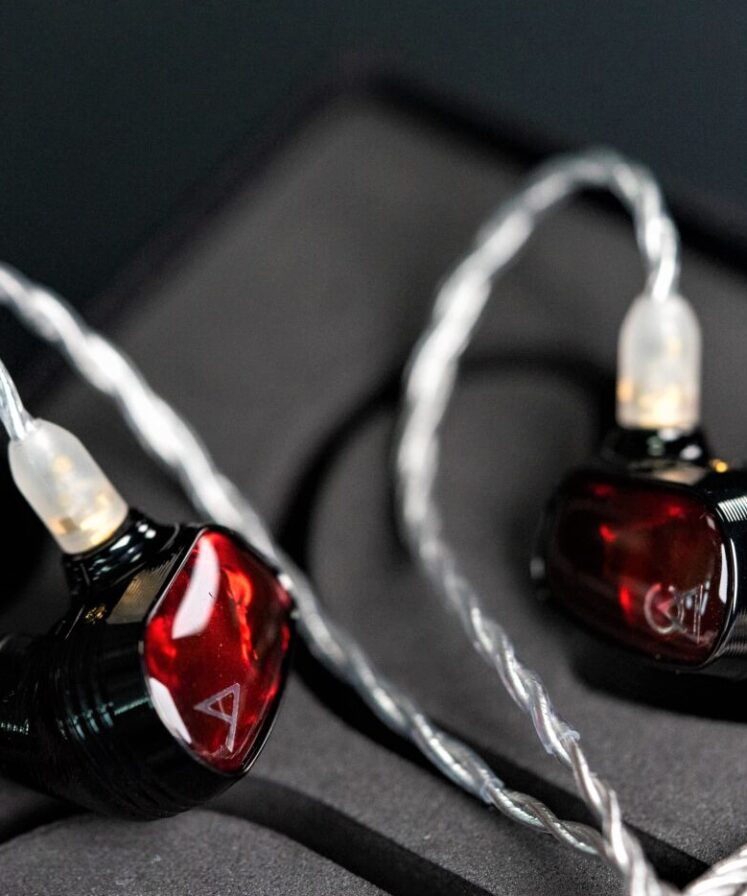 イヤホン Campfire audio SOLARIS ハイエンドイヤホン Campfire Audio SOLARIS 2020 レビュー